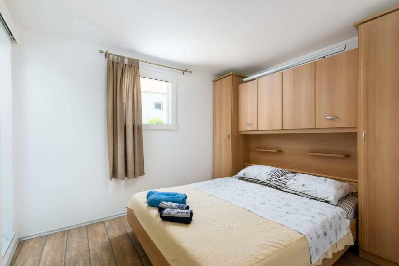 Apartmani Vinko Tribunj-Sovlje Tribunj  Ngoại thất bức ảnh