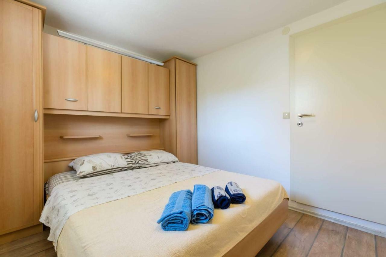 Apartmani Vinko Tribunj-Sovlje Tribunj  Ngoại thất bức ảnh